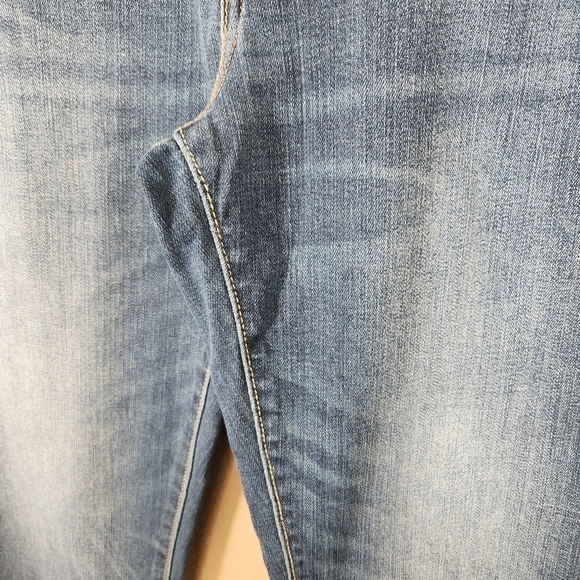 Levi's Womens Medium Wash Mid Rise Boyfriend Jeans-Size 30 - Picture 3 of 9